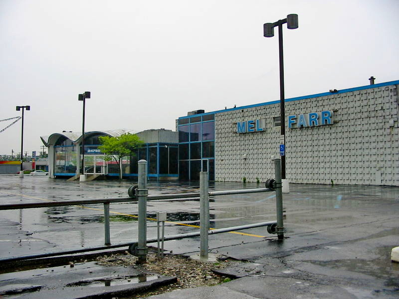 Mel Farr Ford (Northland Ford) - May 2002 Photo (newer photo)